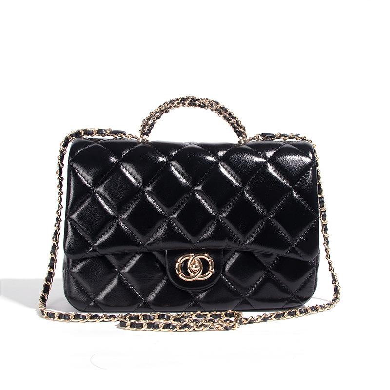 

First layer wax oily leather shoulder messenger bag metal chain rhombus portable fashionable versatile small square bag Small: 19 * 7 * 13cm