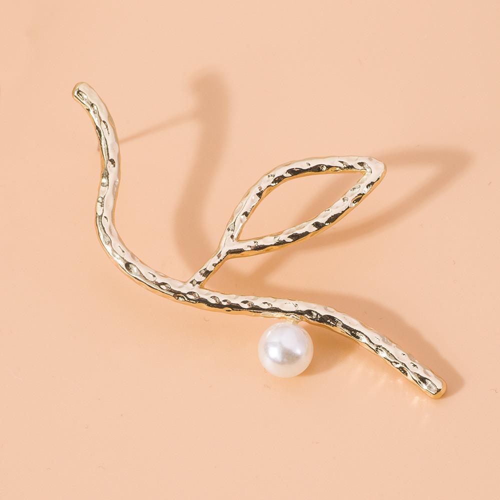 Stylish Gold And Silver Asymmetric Floral Pearl Earrings For Trendy Women