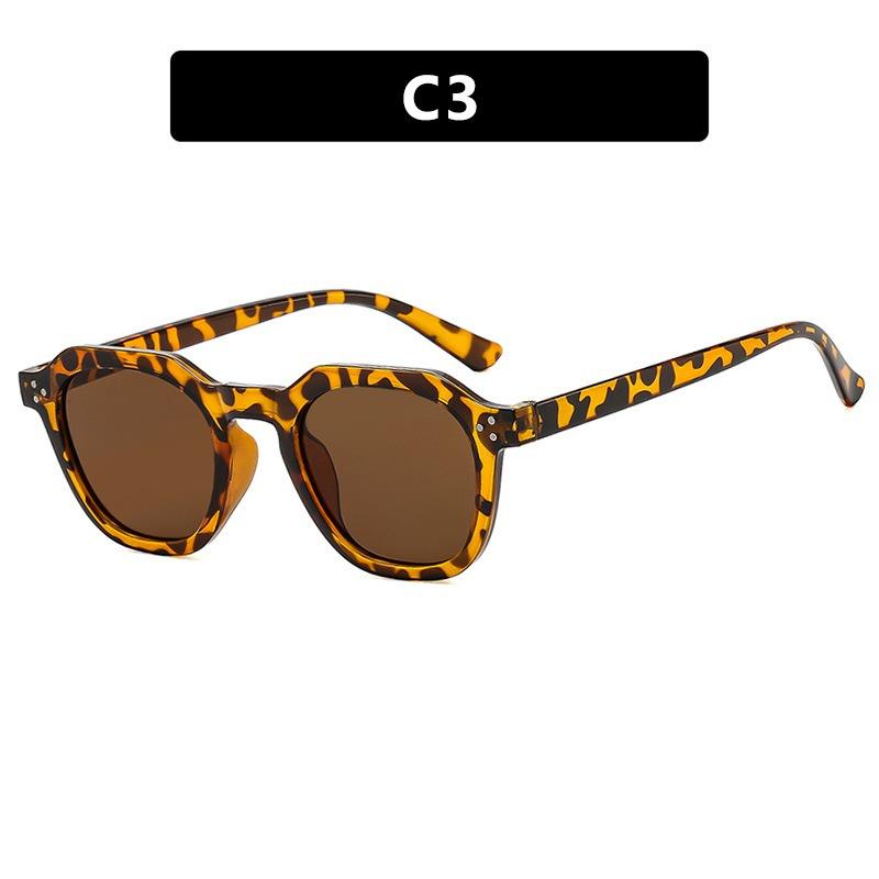 Square Rivets Sunglasses for Women Men Vintage Trend Trending Sun Glasses Ladies Beach Shades Male Female Driving Fishing Shades