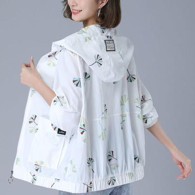 Veste de protection solaire d'été pour femmes, coupe-vent ample et fine à capuche, tendance pour mères d'âge moyen