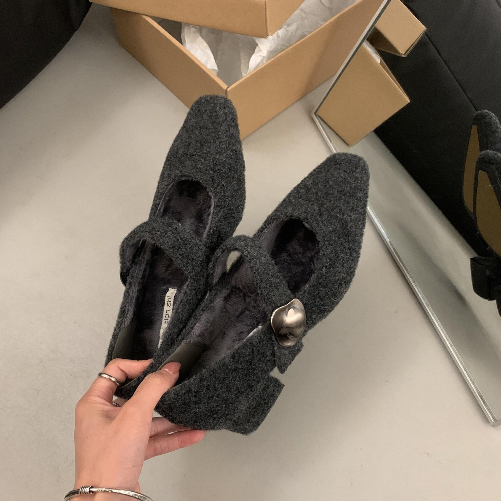 

French high-heeled Mary Jane fluffy shoes women s shoes wear 2025 new autumn and winter velvet black evening shoes 39
