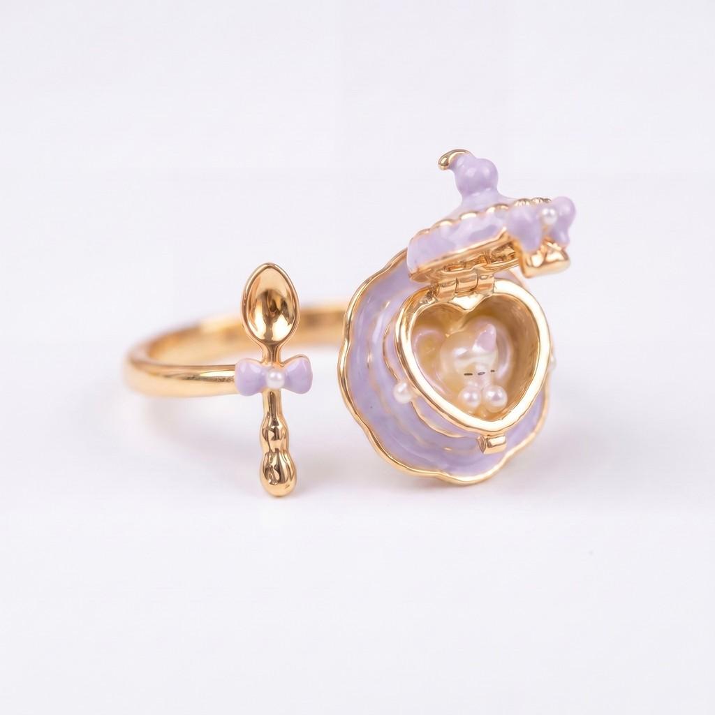 Cartoon Heart Shaped Pendant Necklace With Gold Plating For Casual Wear