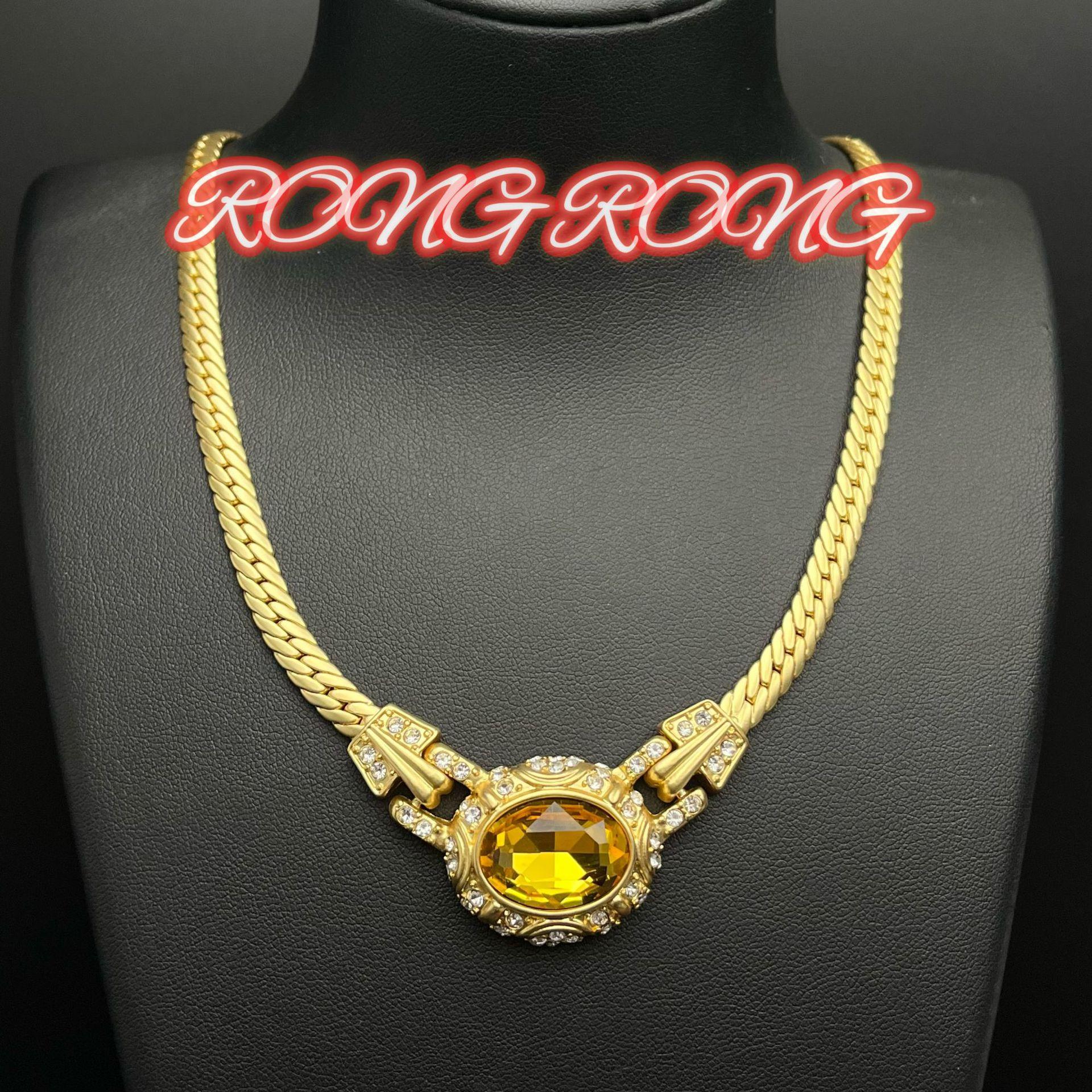 

Western Antique Gold Oval Geometric Colorful Earrings Fried Dough Twists Chain Snake Bone Necklace Medieval Jewelry Set