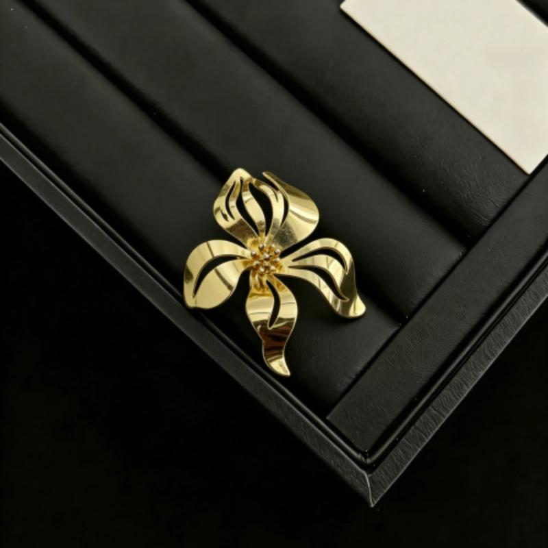 Gold Plated Insect Animal Badge Vintage Suit Lapel Pin for Women Men Brooch Gift for Celebration