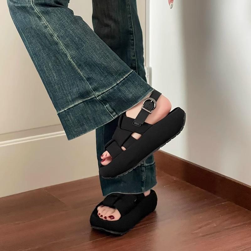 Small thick-bottomed woven sandals women's summer new retro fashion outer wear open-toed seaside beach slippers