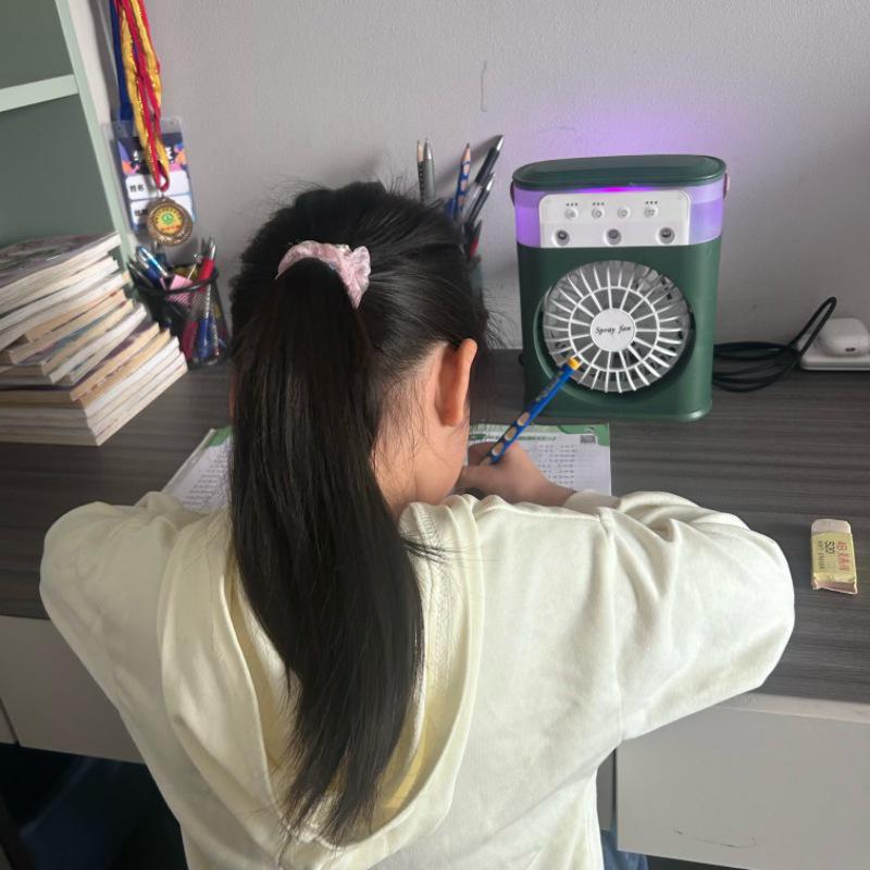 USB Desktop Silent Fan and Humidifier with Aromatherapy Capability