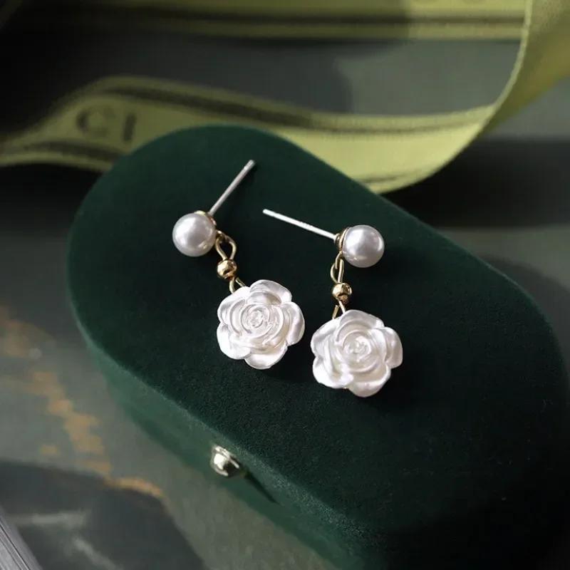 

Delicate Camellia Stud Earring for Women Unique Flower Design Ear Stud Temperament White Earrings Daily Jewelry Girls Gift