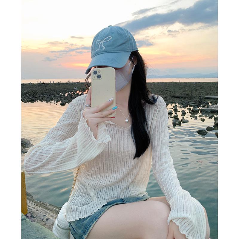 Elegant V-neck Micro-Sheer Sun Protection Cardigan - Women's Summer Loose Fit Long-Sleeve Base Shirt