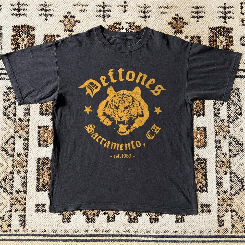 Vintage Deftones Sacramento Tiger  Black Cotton Tshirt Unisex T-Shirt S