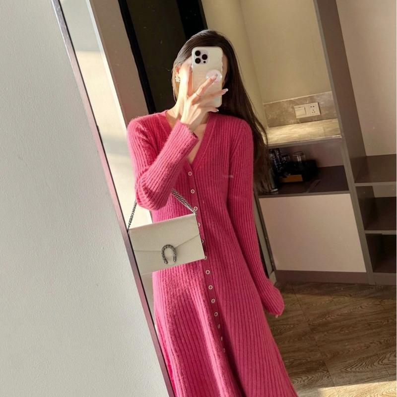 Autumn and Winter New Gentle Wear Salt Light Mature Age Reduction Advanced Sense Super Good-looking Knitted Dress Women