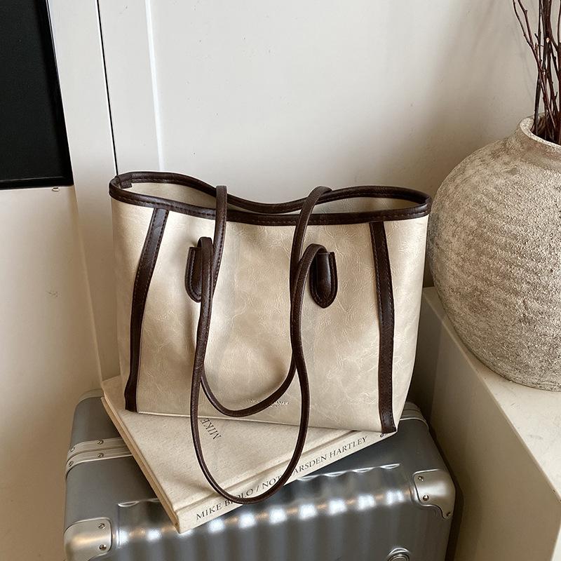 

Premium commuter women s shoulder bag fashionable retro large-capacity bag new go-to-work tote bag