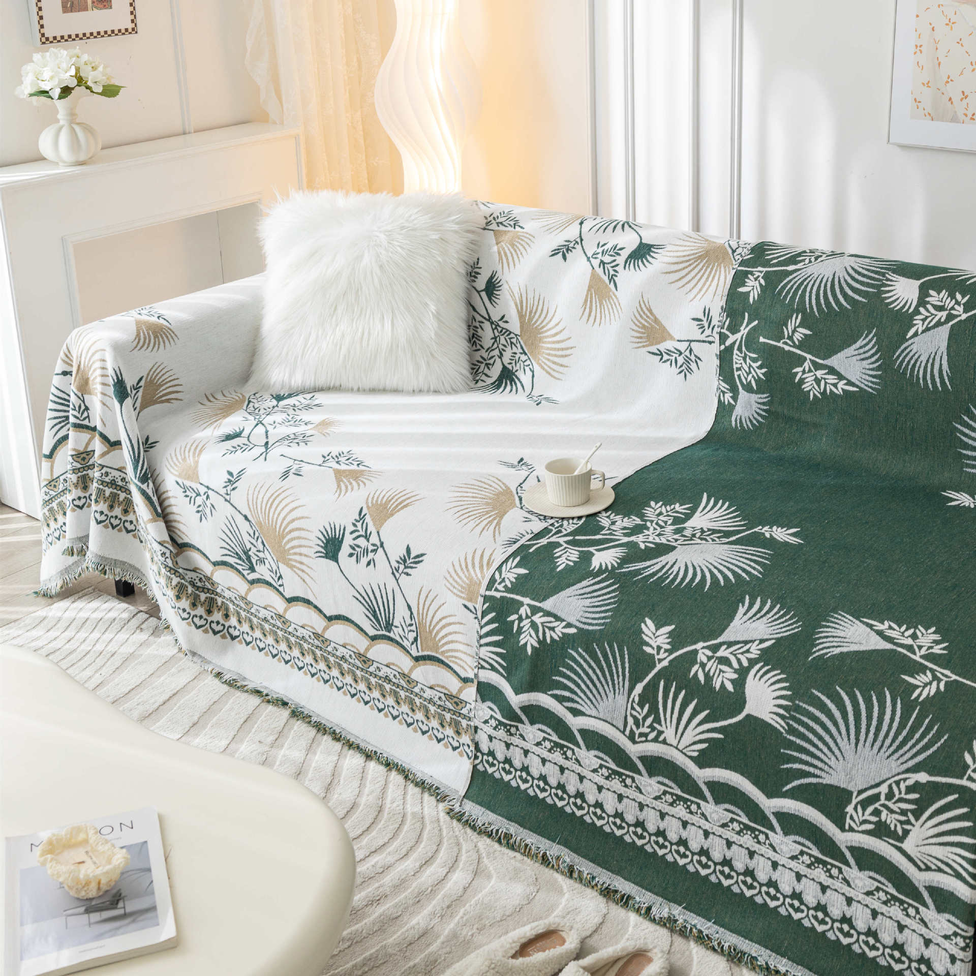 Полотенце для дивана из синели с кисточками в богемном стиле — фото 4