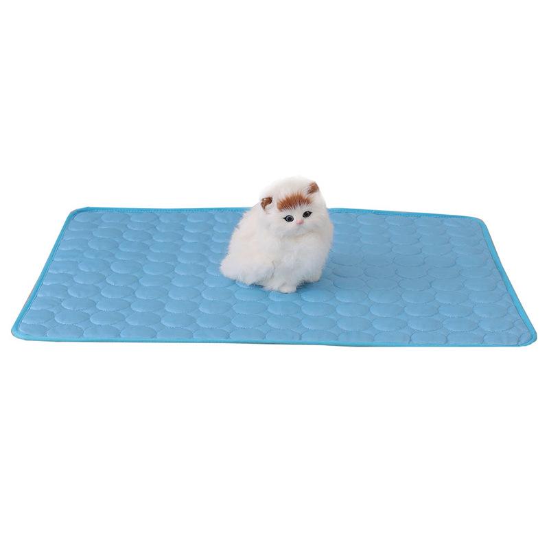 Pet Cooling Mat: Ice Silk Summer Pad for Cats & Dogs - Breathable and Refreshing Sleep Surface