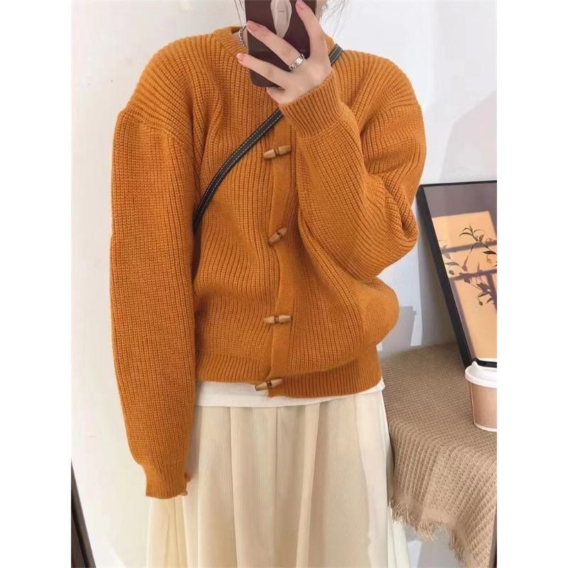 Retro horn buckle crew neck knitted cardigan women's autumn and winter new loose lazy wind sweater jacket top trendy