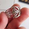 LIKGREAT Hexenknoten Ring für Damen Herren Hohl Edelstahl Fingerringe Keltisch Vintage Amulett Schutz Paar Geschenke