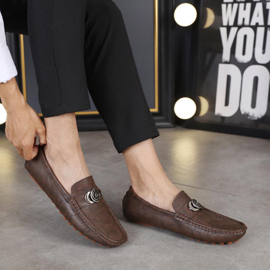 Fashion New Metal Buckle Slip-On Flats Moccasin Genuine Leather Mens Loafers Comfortable Casual Walking Shoes Man Office Business Shoes