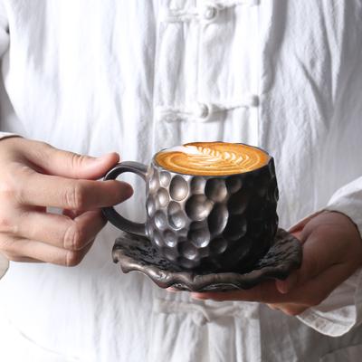 Vintage 270ML Keramik-Kaffeetasse mit Untertasse Hammerschlagmuster Steingut Espressotasse mit Henkel Japanischer Stil