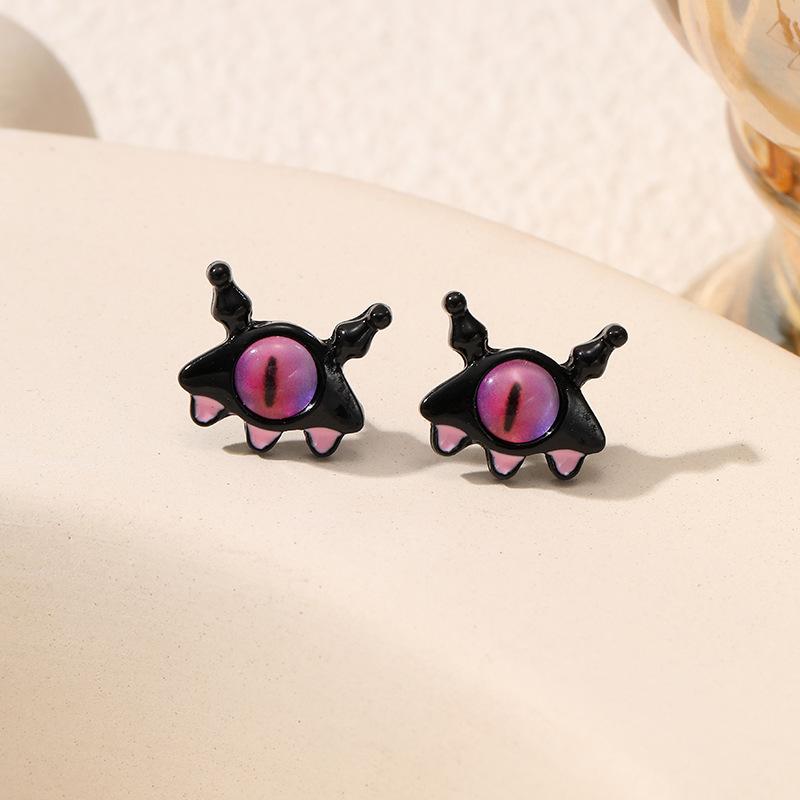 Cute kitten animal simple stud earrings creative cartoon personality earrings independent station