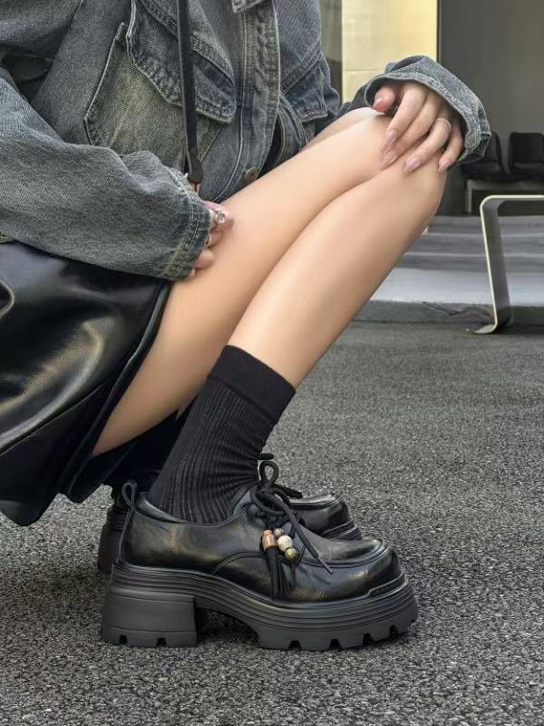 

Женские лоферы на толстой подошве в британском стиле на шнуровке с круглым носком, увеличивающие рост, осень 2025 39 чёрный