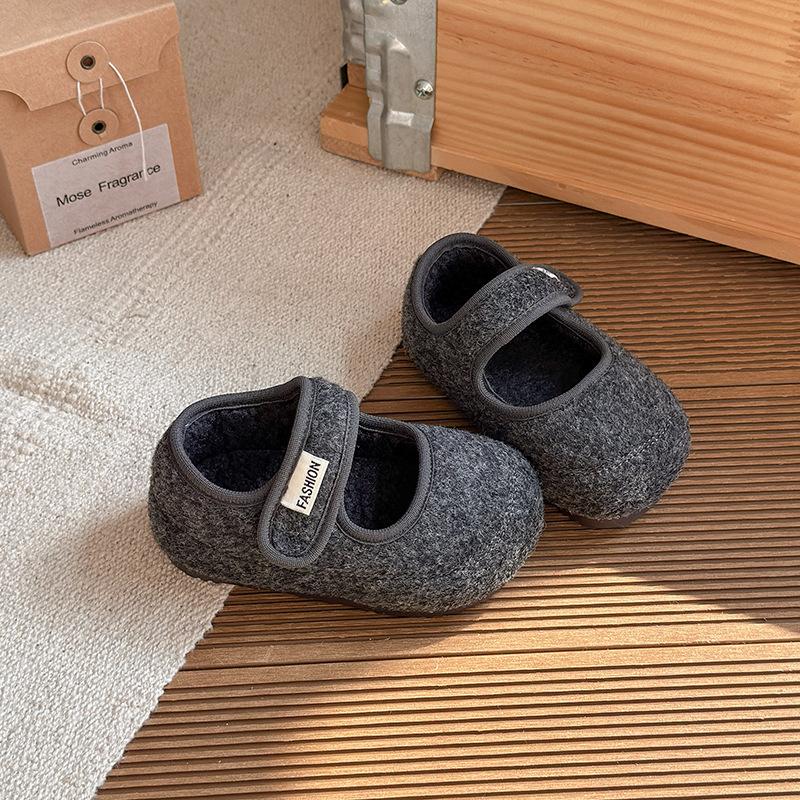 

Girls Korean-style fashion woolen plush cotton shoes, new winter soft-soled retro Birkenstock furry shoes 21 темно-серого