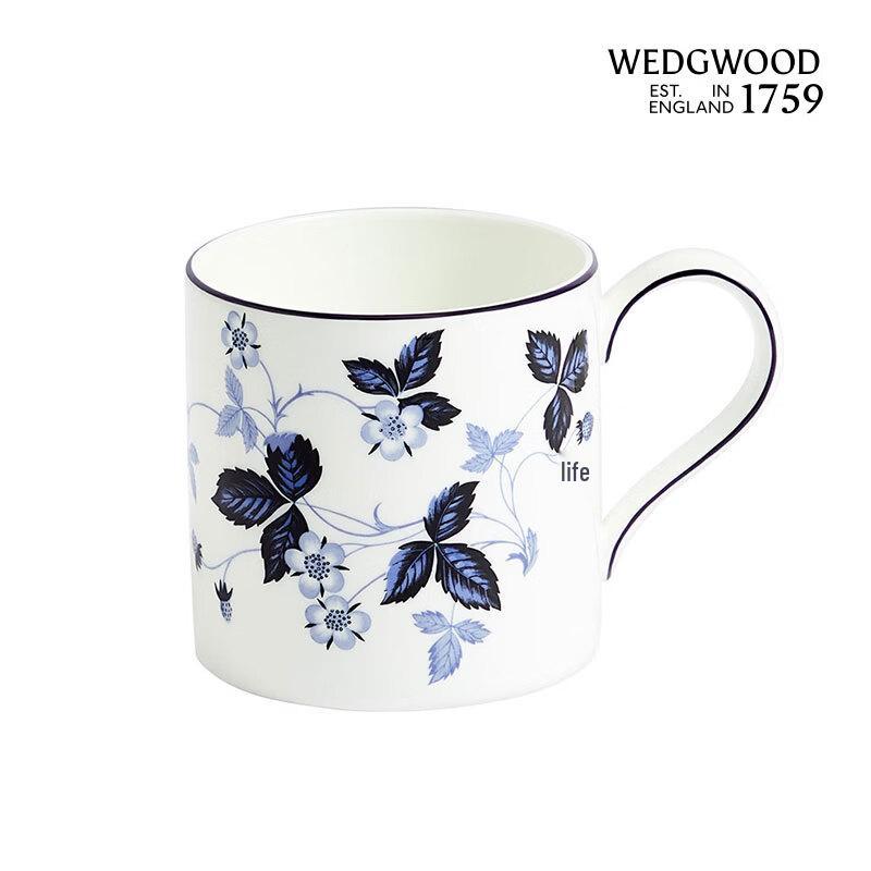 Кружка Wedgwood Wild Strawberry Сине-черная костяной фарфор
