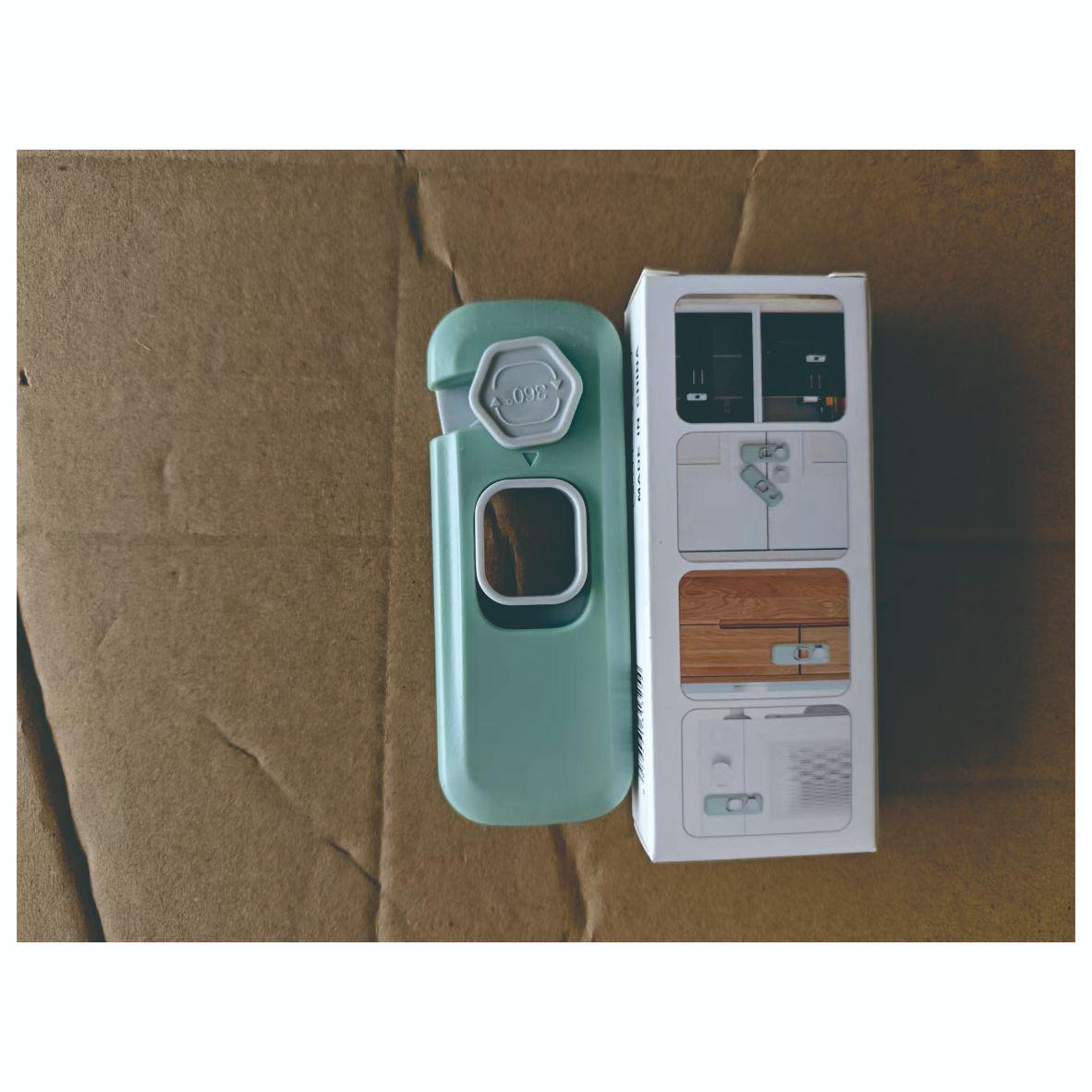 Child Safety Lock: Baby-Proof Double Door Lock for Cabinets, Refrigerators, and Drawers упаковки зеленой коробки