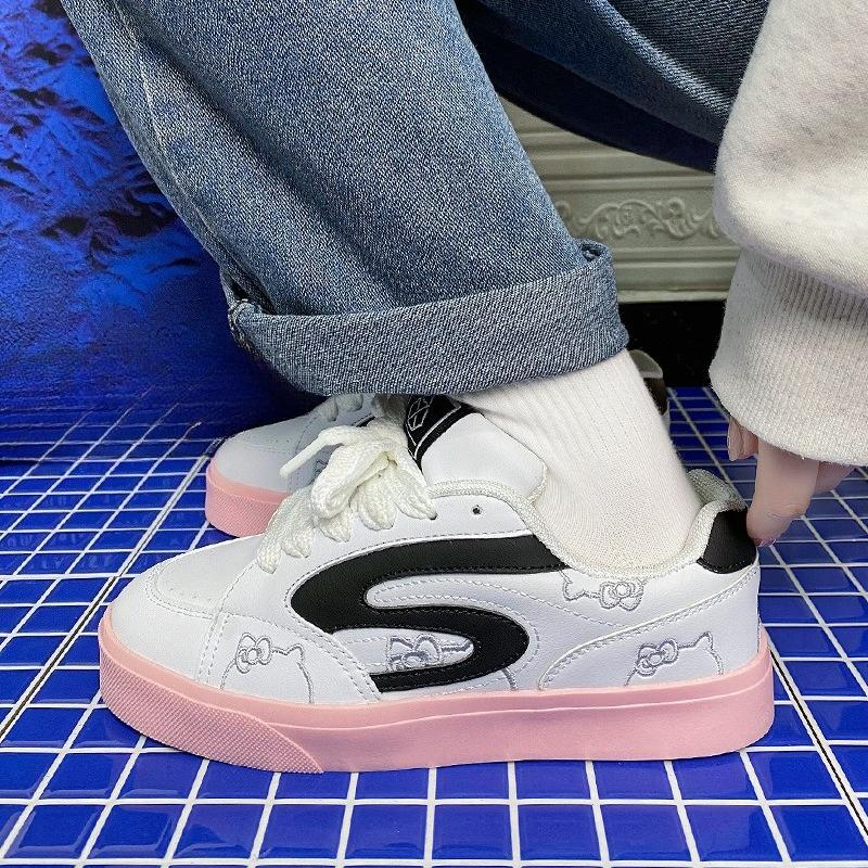 New Niche Bread Shoes, Women's Versatile Casual Shoes, and Retro Board Shoes