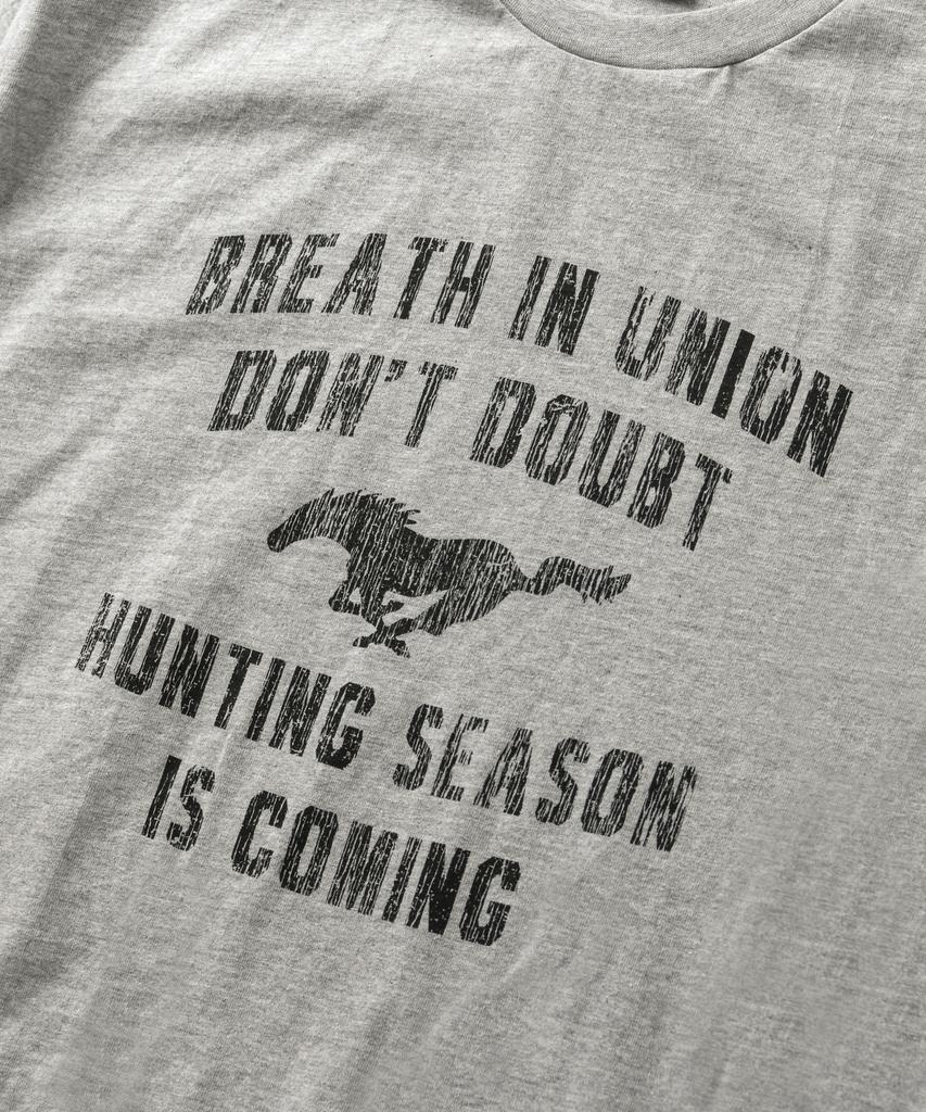 AMOU Vintage Horse Half T-Shirts Gray