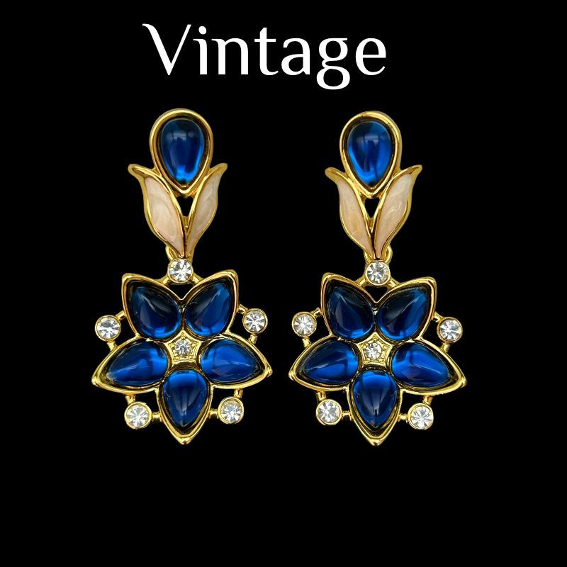 

Vintage Retro Palace Style High-end Blue Temperament Elegant Water Droplet Necklace Earring Set
