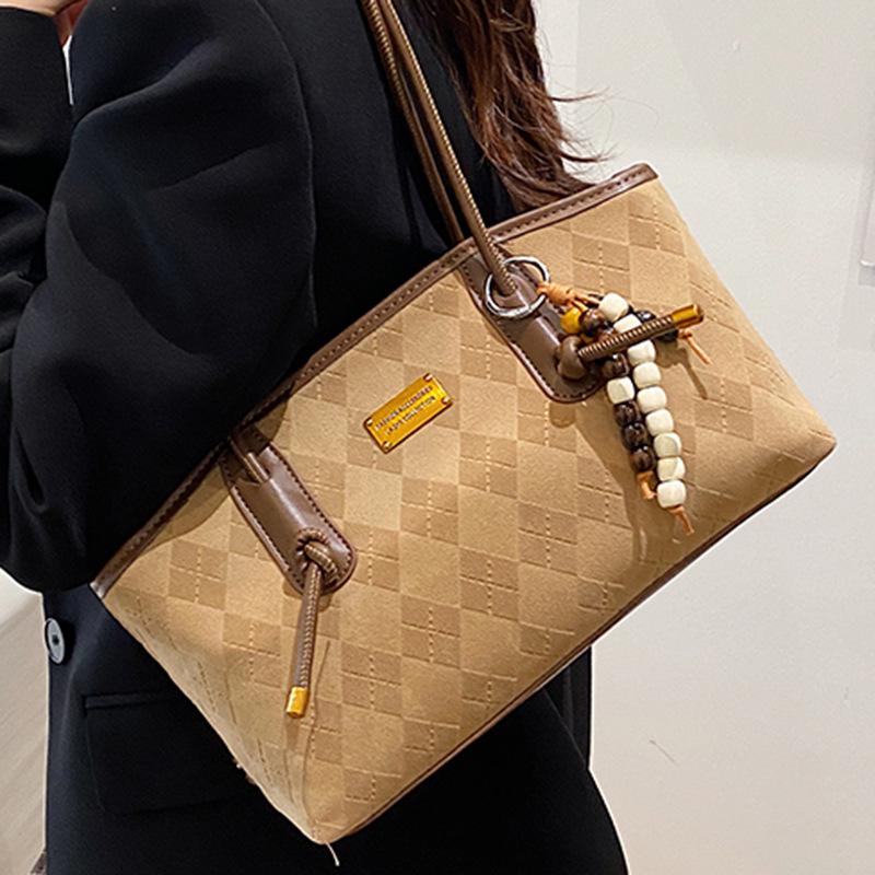 Simple retro niche texture underarm bag women's autumn new suede commuter bag simple shoulder bag