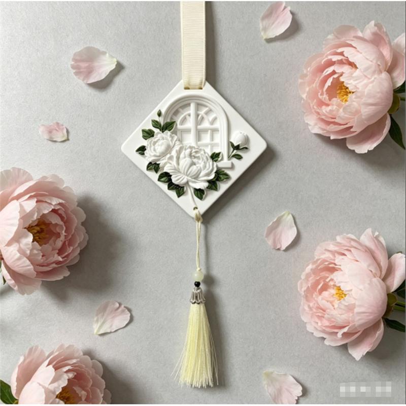 Gardenia Aroma Diffuser Stone Ornament: Long-Lasting Fragrance Hanging Tag with Decorative Plaster Flower Slice. Standard
