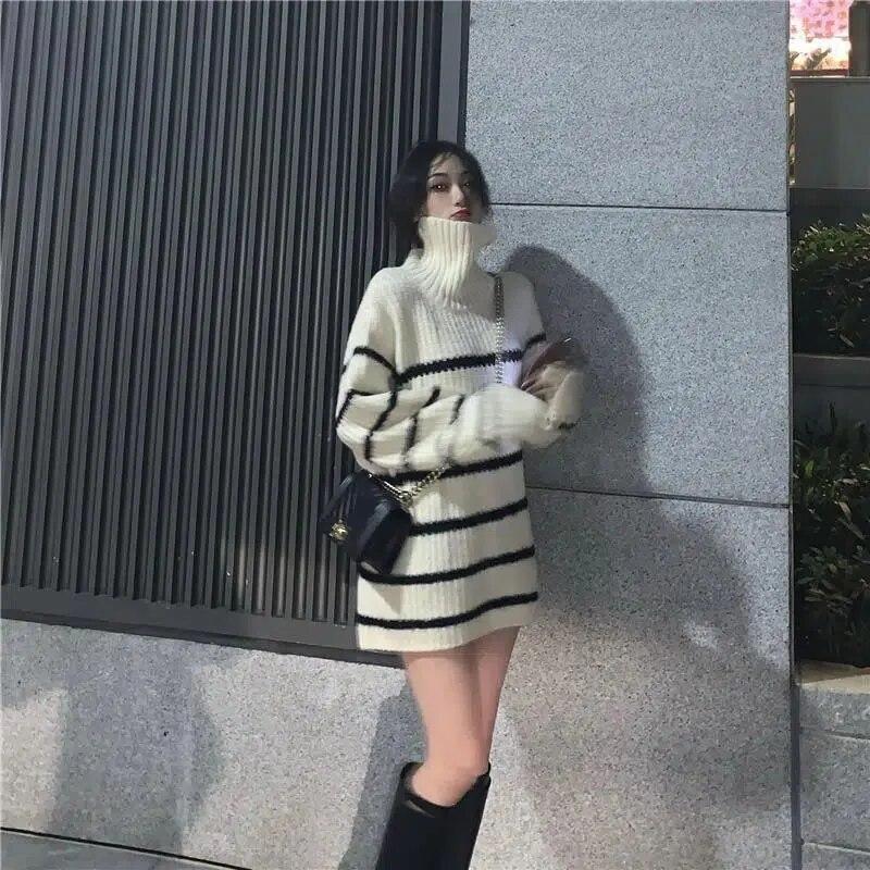 Dámský dlouhý svetr s rolákem Černobílý pruh Volný pletený pulovr Střední délka Teplý Streetwear styl Svetr Podzim a Zima