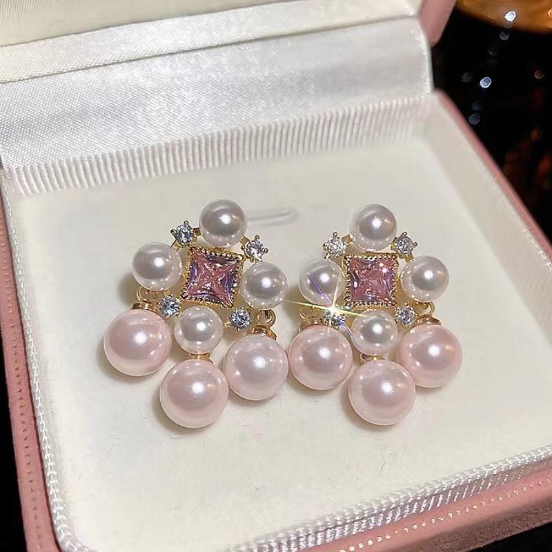 Elegante Retro-Ohrringe mit Perlen und Zirkonia sowie Diamantakzenten