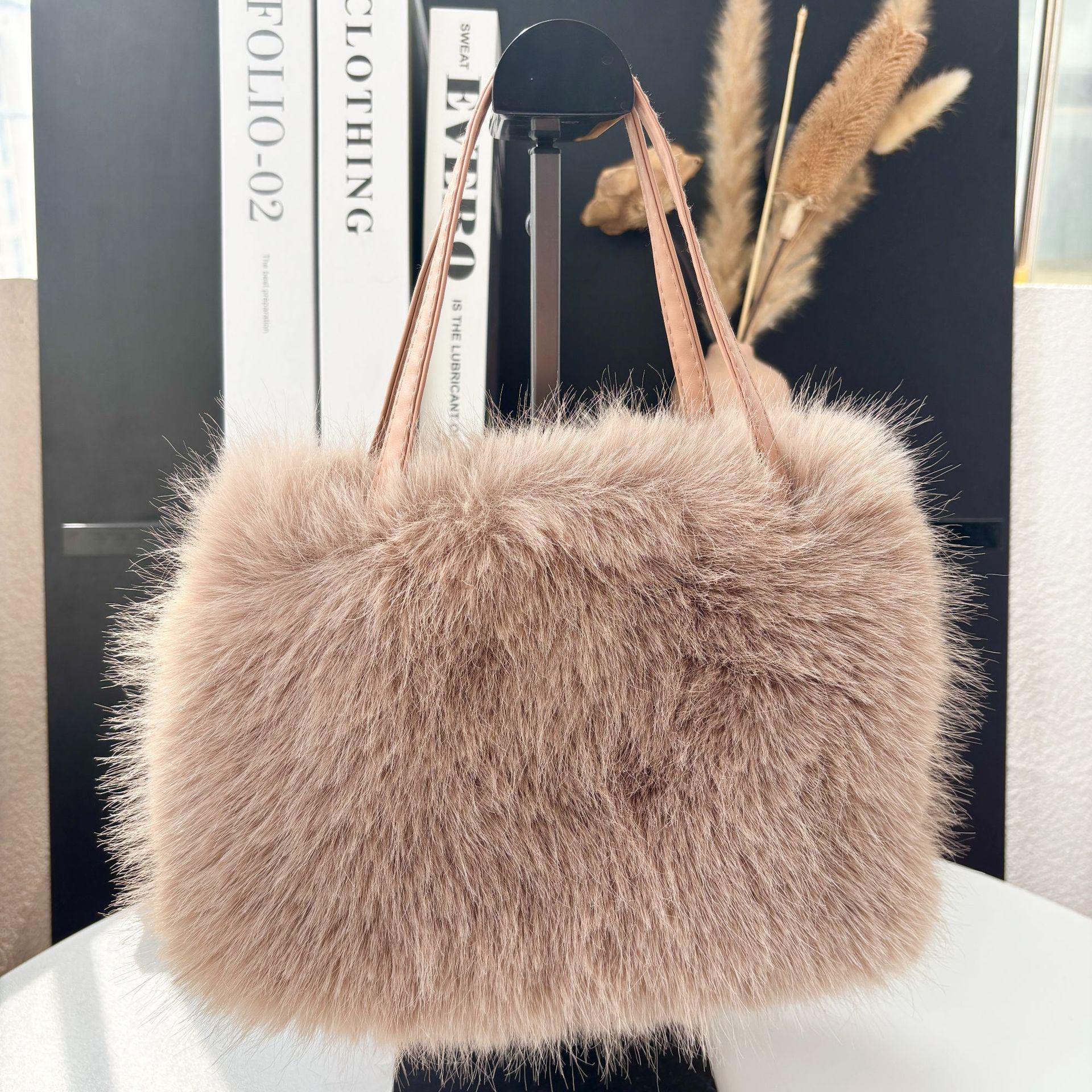 

2025 Women s Fluffy Crossbody Bag: Autumn/Winter Furry Casual Tote колір темно кави