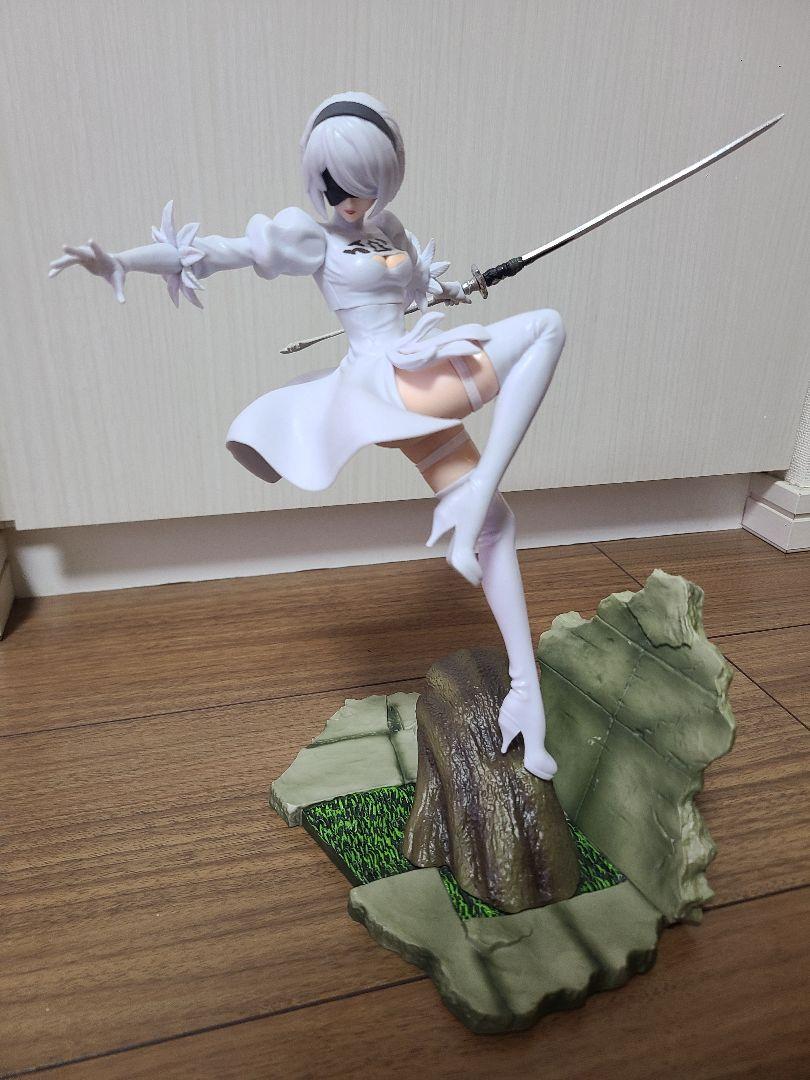 

[USED] 2B Figure White