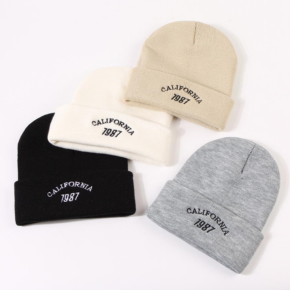 Fashionable Alphabet Hat Numeric Embroidery Unisex Warm Knitted Hatsbeanie