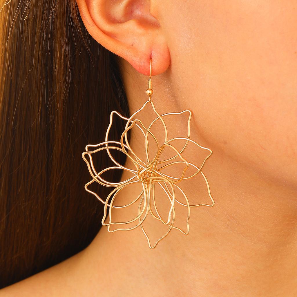 Large Hollow Wire Wrapped Flower Dangle Hook Earrings Minimalist Oversized Floral Drop Ear Ornaments for Women Party Daily Fashion Accessories