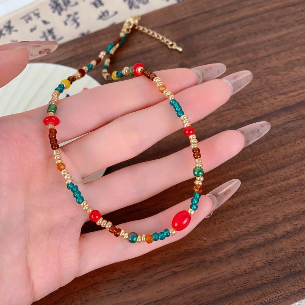 Retro beaded necklace women's ins niche design rice bead collarbone chain versatile high-end antique necklace accessories