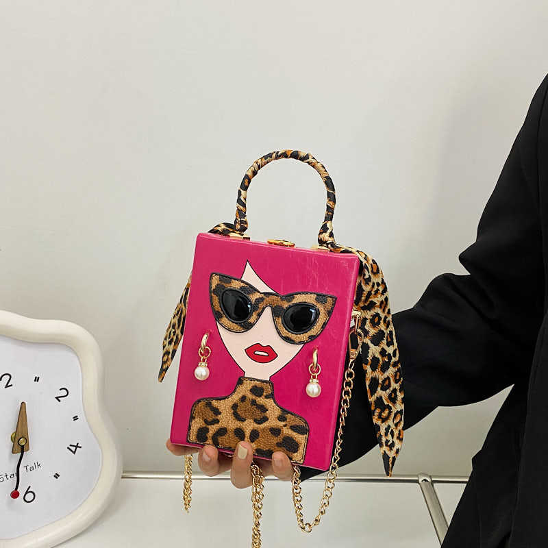 

2025 new European and American fashion leopard print beauty Internet celebrity hand-worn crossbody shoulder box bag for personalized small bag women золотий