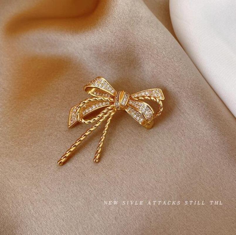 Rhinestone Bowknot Brooch Pins for Women Metal Alloy Elegant Bow Tie Suit Clothing Coat Jewelry Party Accessories Gifts