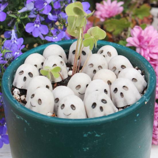 Yousheng 20 Pcs Halloween Miniature Ghost Figurine Cute Tiny Resin White Ghost Statue for Garden Bonsai Sand Table Decoration