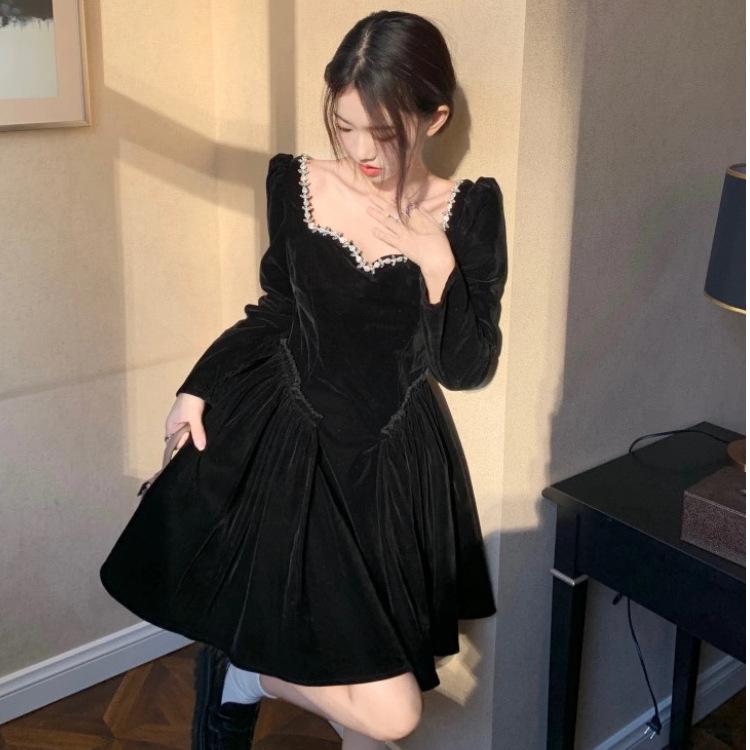 Large size red dress French retro velvet dress women s autumn and winter fat mm waist temperament thousand gold feeling small black dress M чёрный