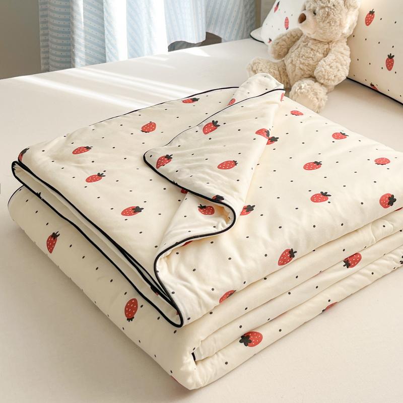 

Latest Cartoon Print Spring Summer Quilt Gentle Breathable Quilted Quilts Single Double Blanket designed for Summer Knitted Comforter Duvet 110x150cm Very Small