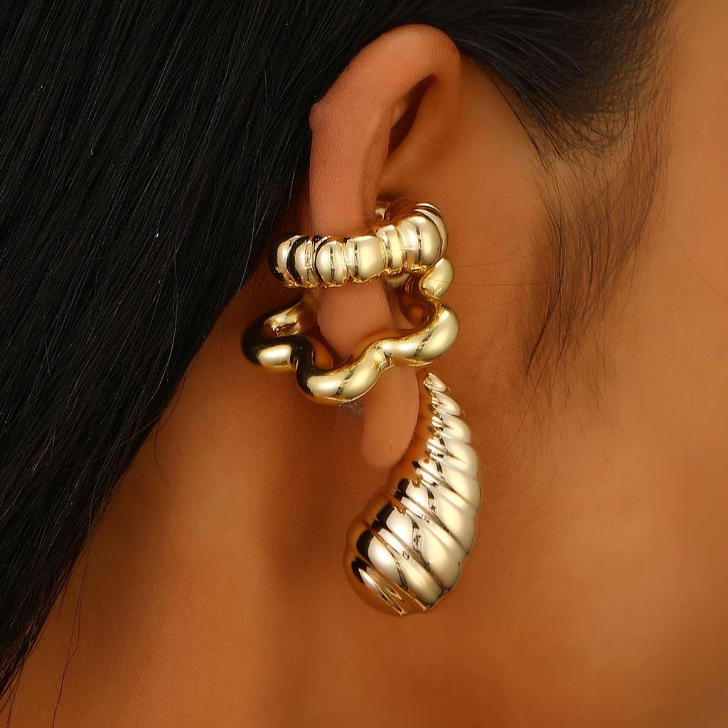 Chic European & American Oval Hollow Electroplated Ear Clip Earrings