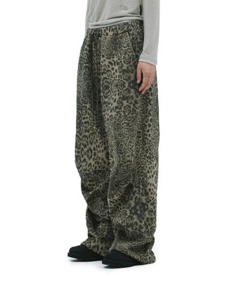 Depeugameoncheu Leopard Sweat Pants [Brown]