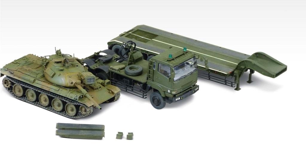Aoshima Bunka Kyozai 1/72 Military Model Kit No. SP Japan Ground Self-Defense Force Type 73 Extra-Large Semi-Trailer "Includes Type 74 Tank