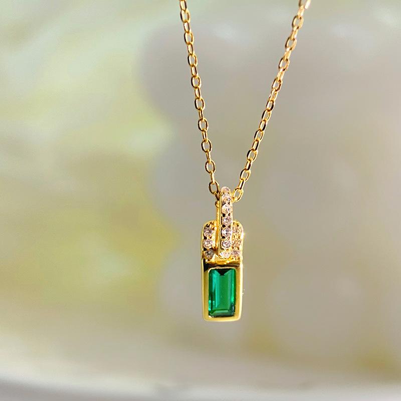 

Высококачественное маленькое ожерелье с зеленым бриллиантом, легкая роскошь, модный темперамент, универсальная цепочка на ключицу, новый стиль