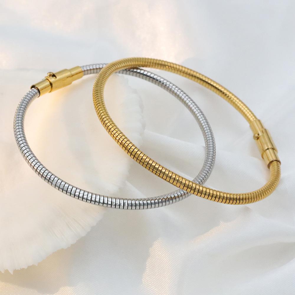 

Niche Light Luxury Hand Jewelry Fashion Simple Titanium Steel 18K Gold Elastic Snake Bone Chain Bracelet Women