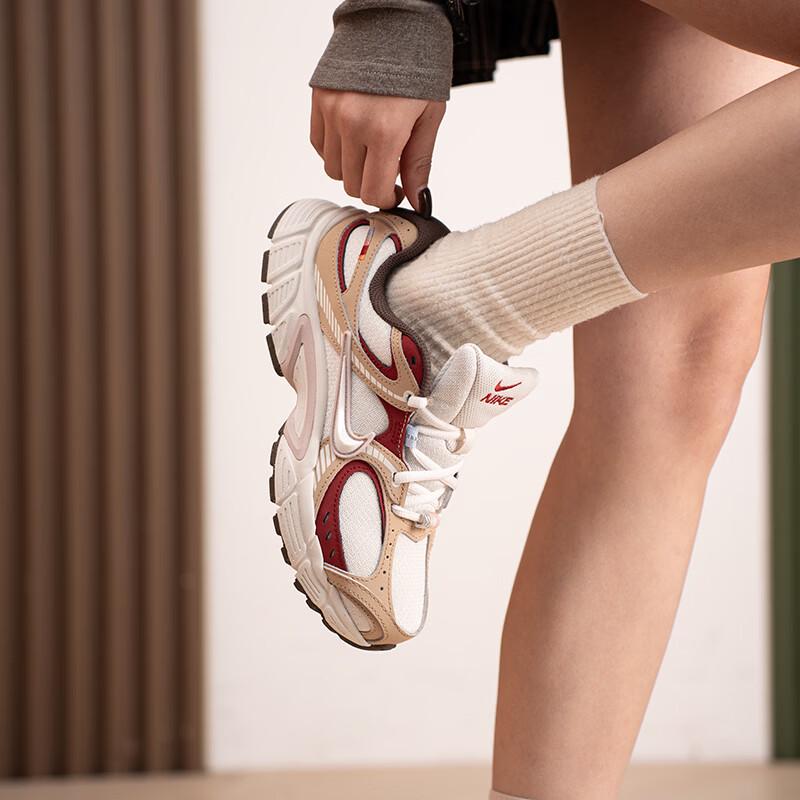 Nike Women's IQ1151-001 Sport Casual Shoes