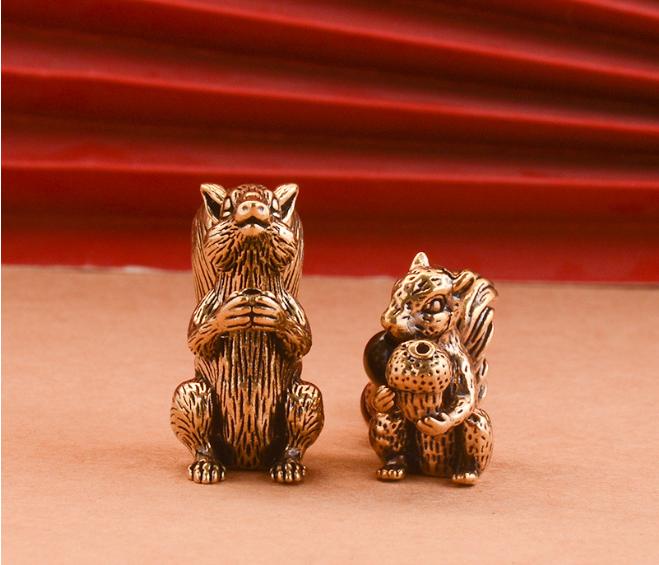 Латунная креативная подвеска-брелок в виде белки золотой